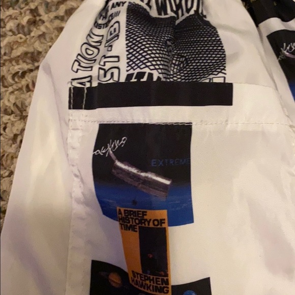 comic shorts with 4 pockets - Picture 3 of 4